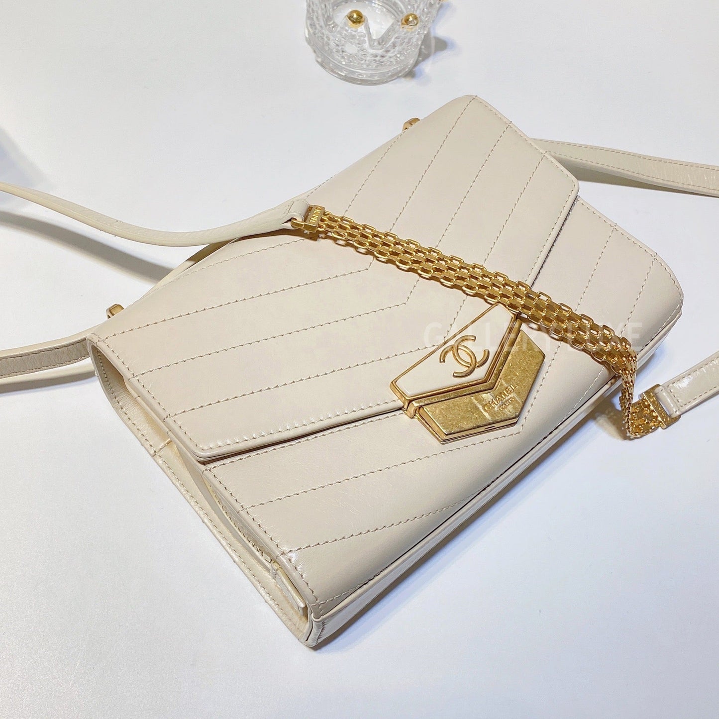 No.2890-Chanel Lock Me Up Flap Bag