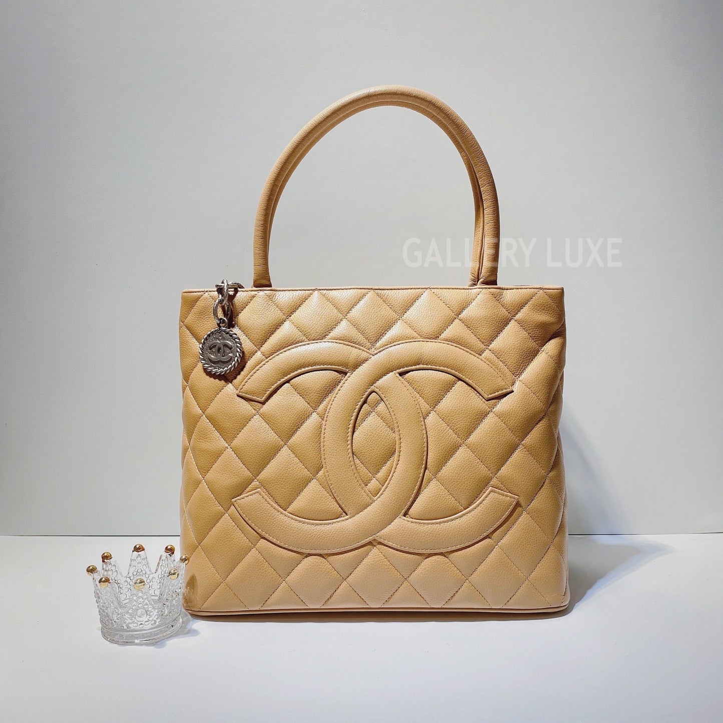 No.2892-Chanel Vintage Caviar Medallion Tote Bag