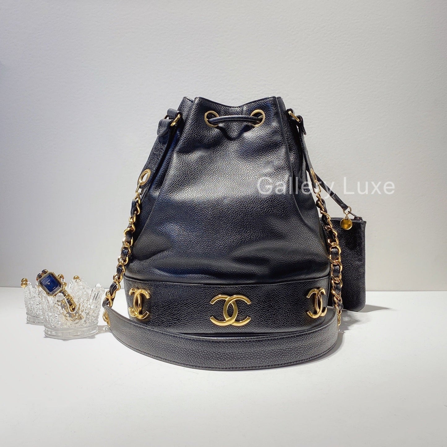 No.2350-Chanel Vintage Caviar 6CC Bucket