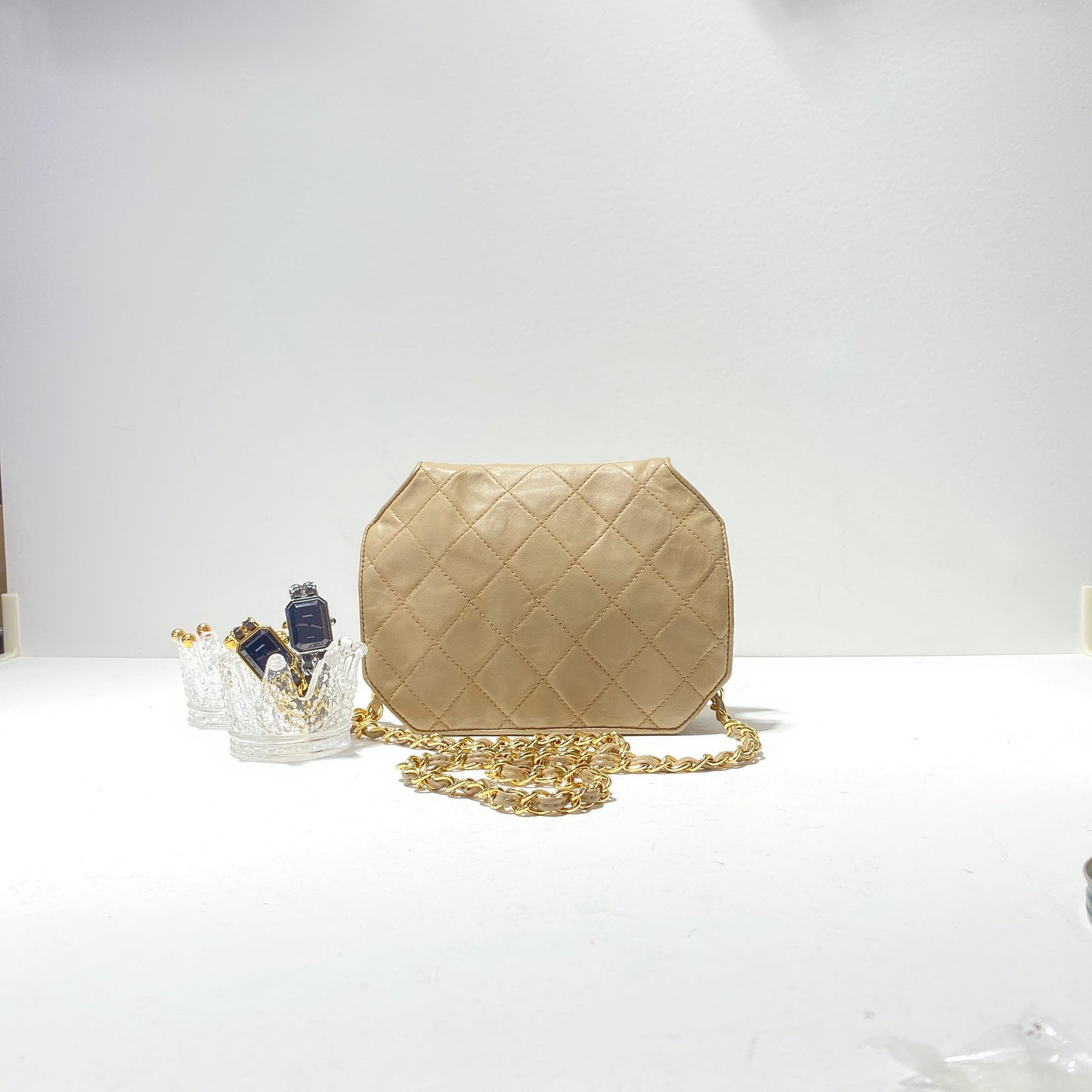 No.2364-Chanel Vintage Lambskin Turn-Lock Shoulder Bag