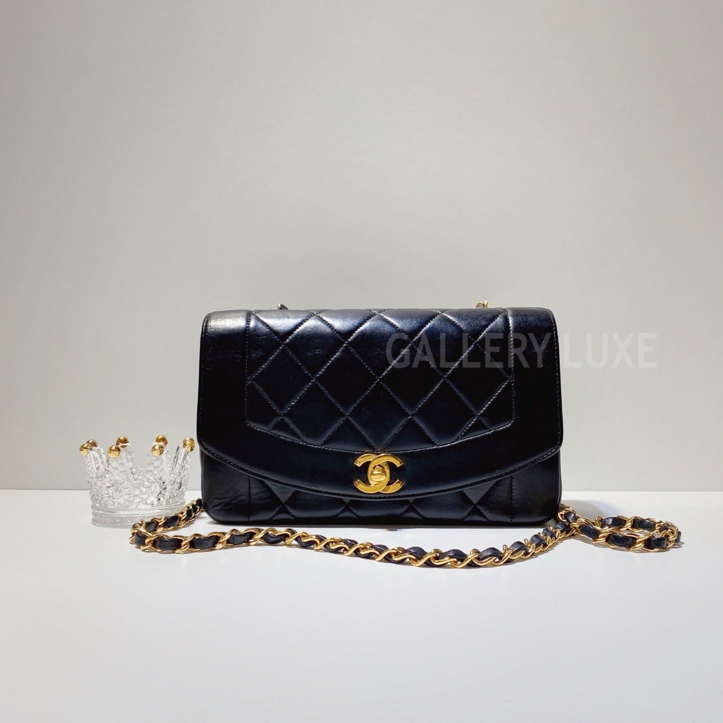No.3029-Chanel Vintage Lambskin Diana Bag 22cm