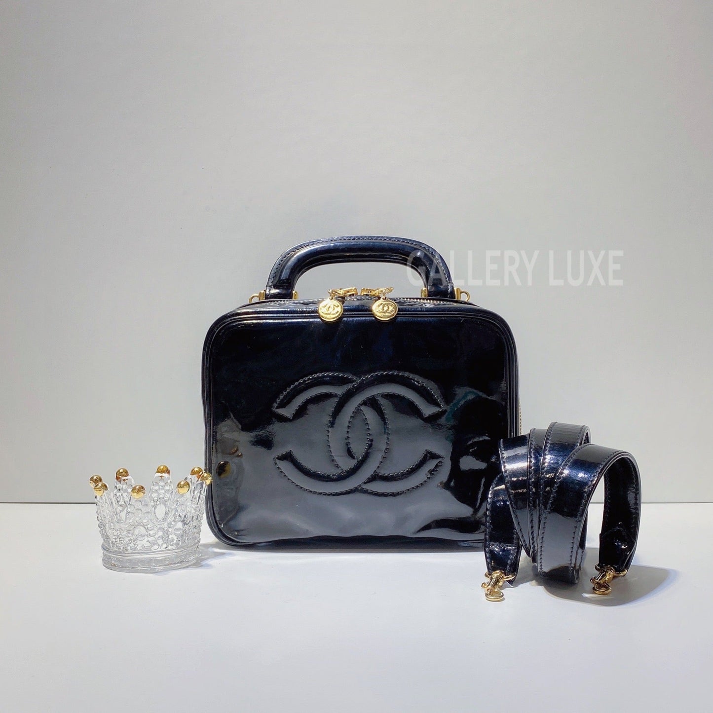 No.2835-Chanel Vintage Patent Small Vanity Case