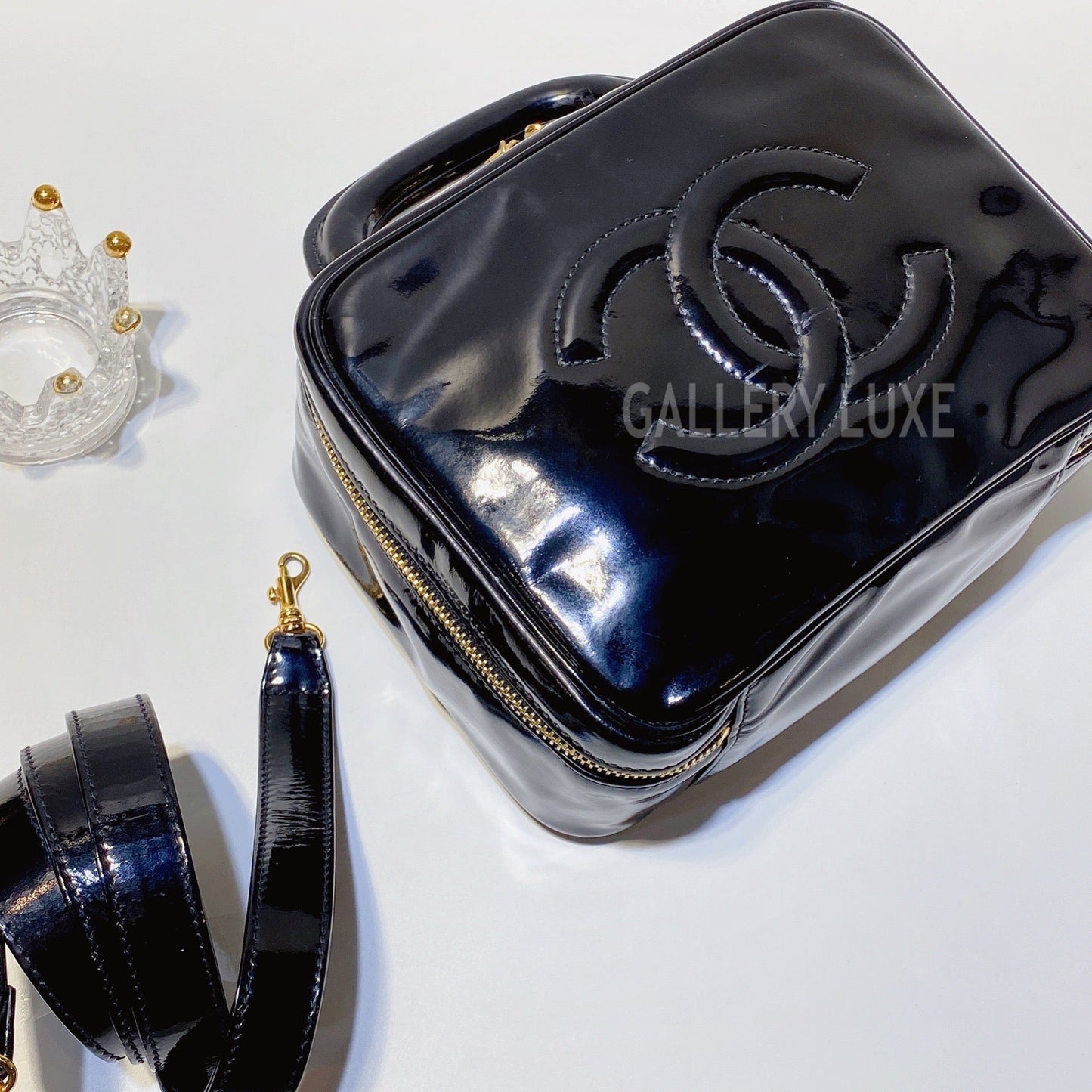 No.2835-Chanel Vintage Patent Small Vanity Case