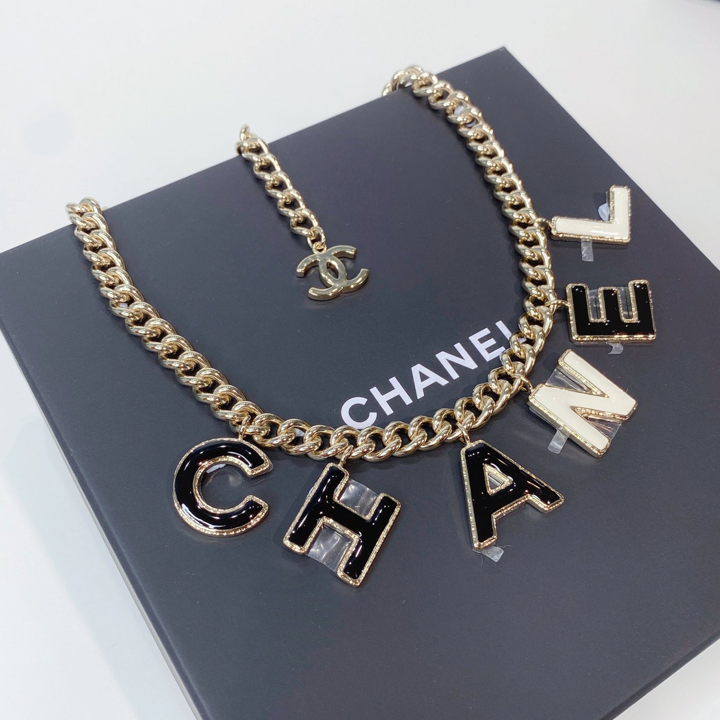No.3682-Chanel Gold Metal Chanel Choker (Unused / 未使用品)