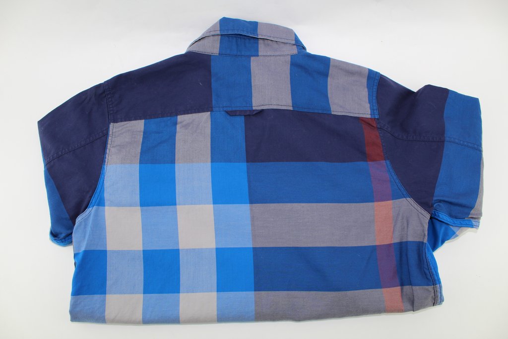 BURBERRY BUTTON UP
