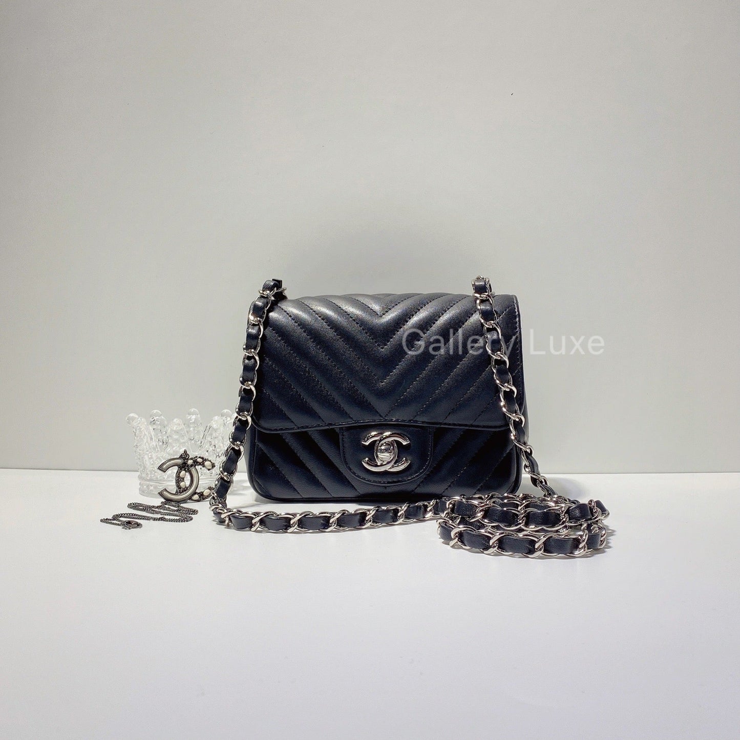 No.2626-Chanel Lambskin Chevron Classic Flap Mini 17cm