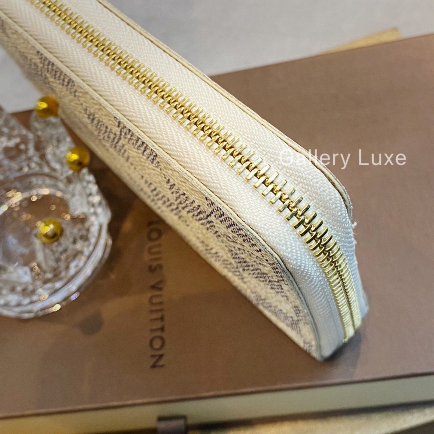No.2369-Louis Vuitton Damier Azur Zippy Compact Wallet