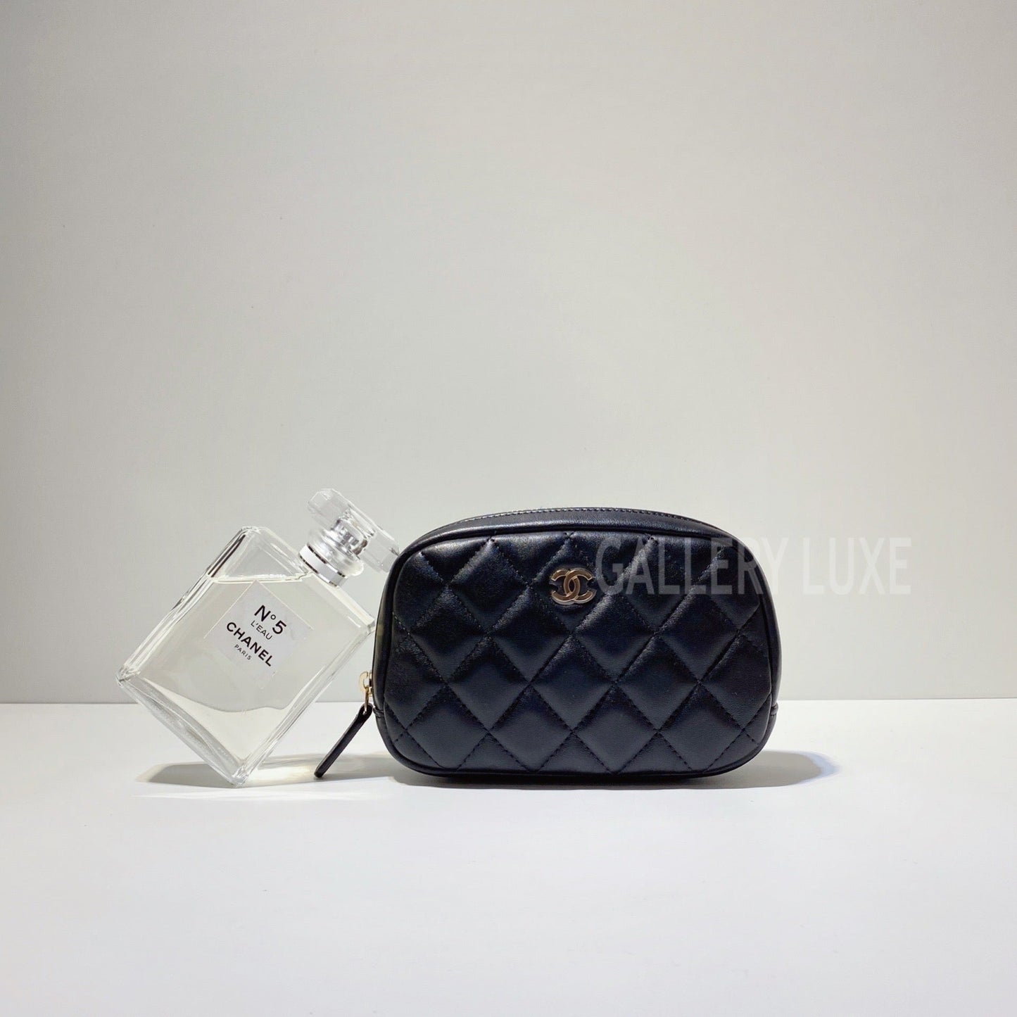 No.3209-Chanel Lambskin Small Cosmetic Pouch (Unused / 未使用品)