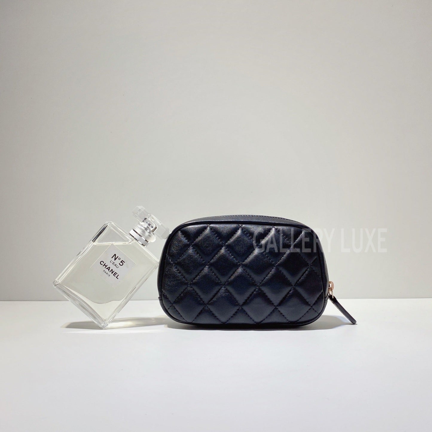 No.3209-Chanel Lambskin Small Cosmetic Pouch (Unused / 未使用品)