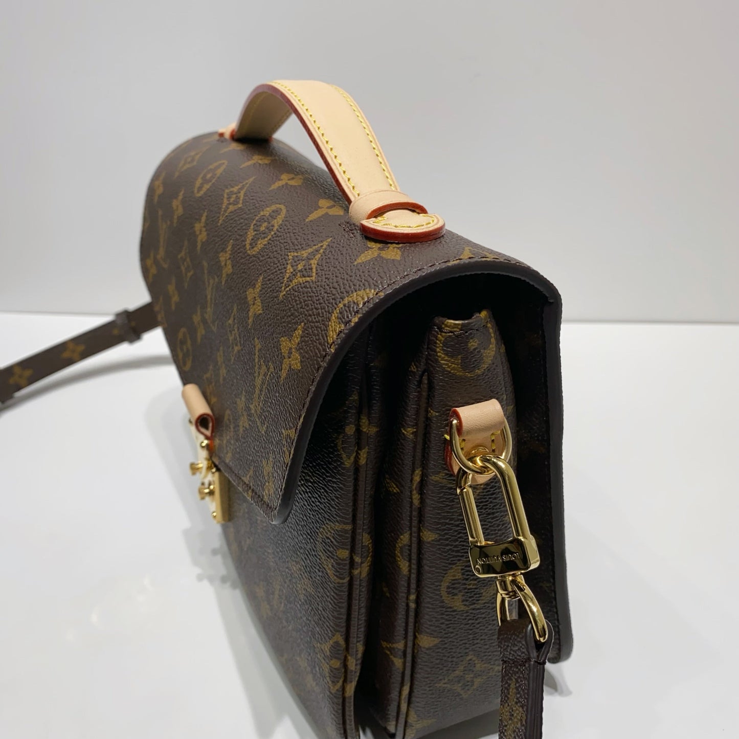 No.4336-Louis Vuitton Pochette Metis MM