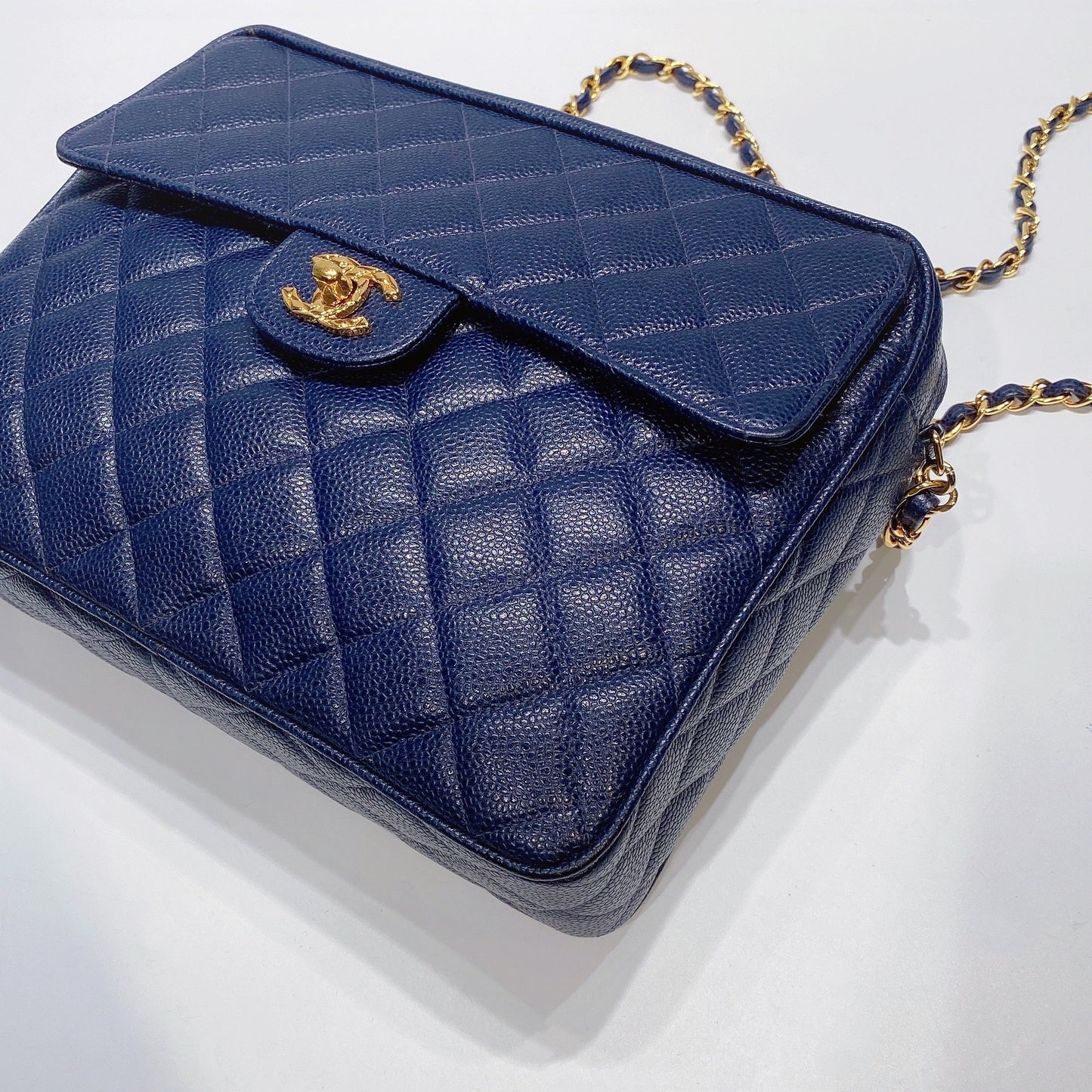 No.3551-Chanel Vintage Large Caviar Camera Bag