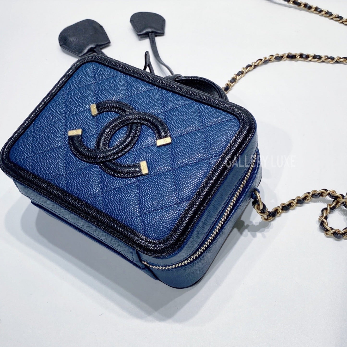 No.3426-Chanel Caviar Small CC Filigree Vanity Case