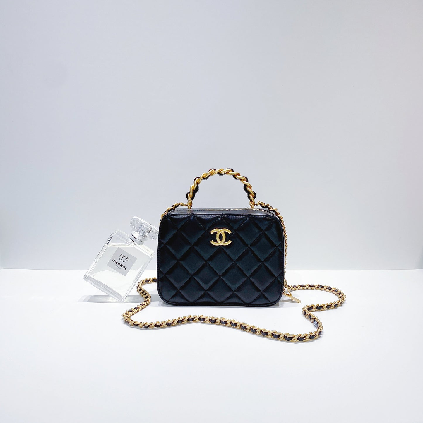 No.001517-1-Chanel Lambskin Small Handle Vanity Case