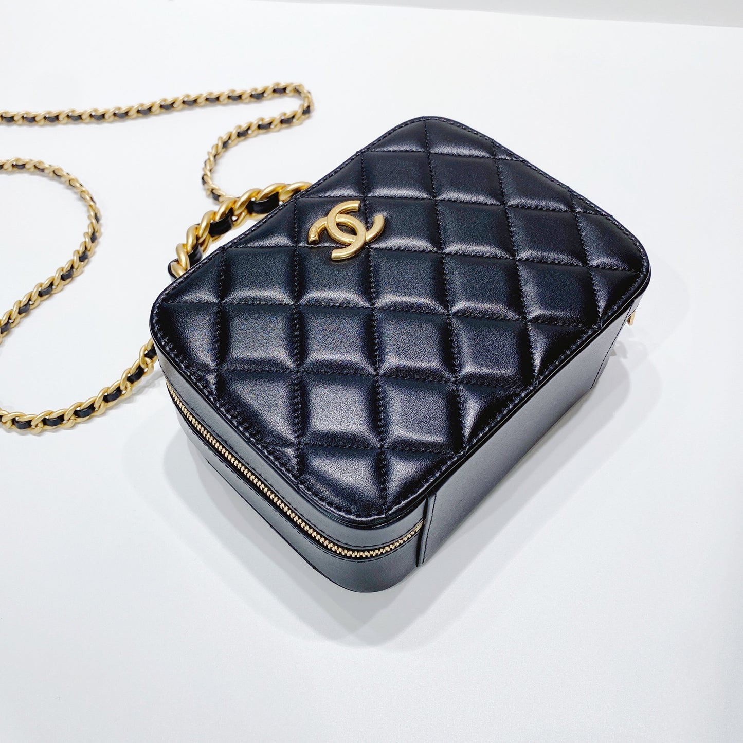 No.001517-1-Chanel Lambskin Small Handle Vanity Case