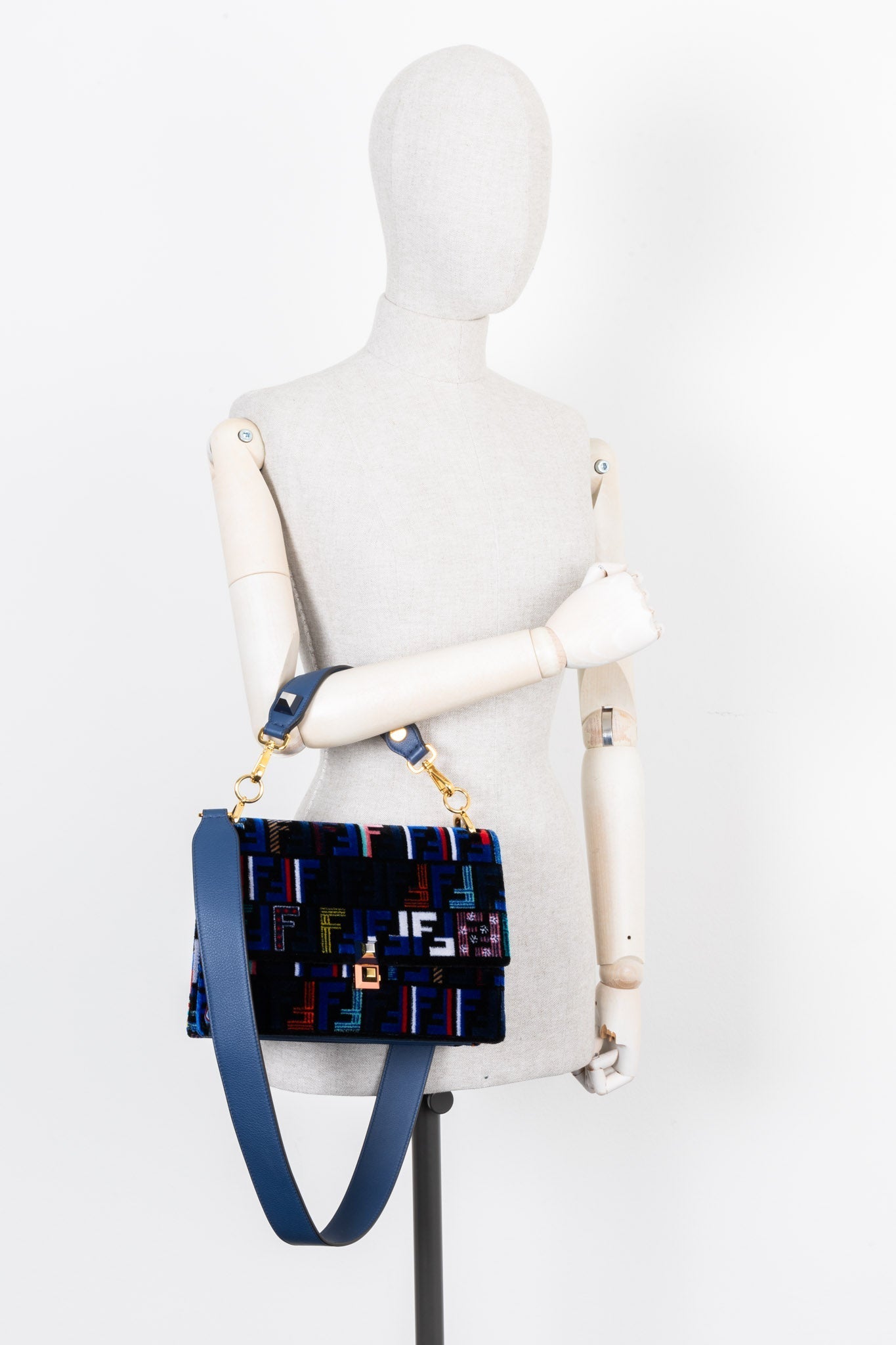Luxury Fendi Kan I Bag Velvet Blue