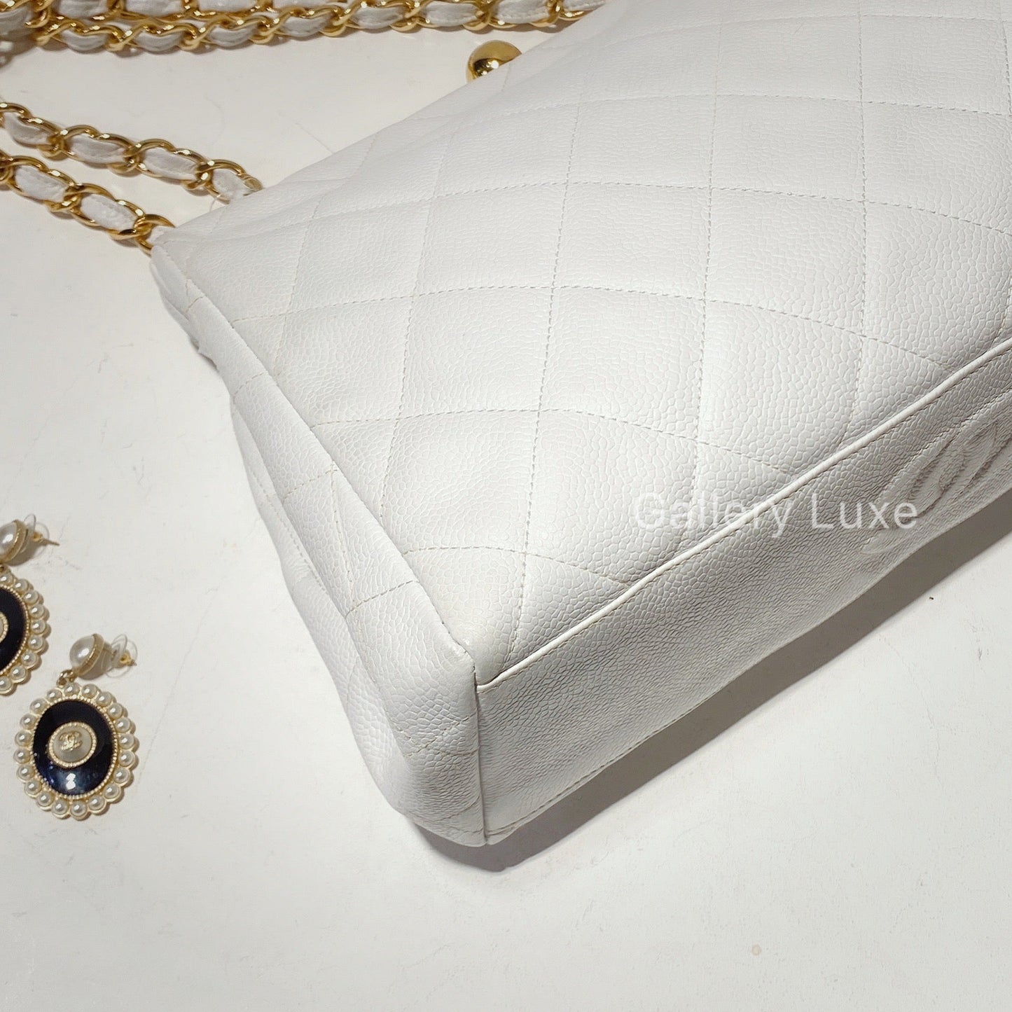 No.2197-Chanel Vintage Caviar Shoulder Bag