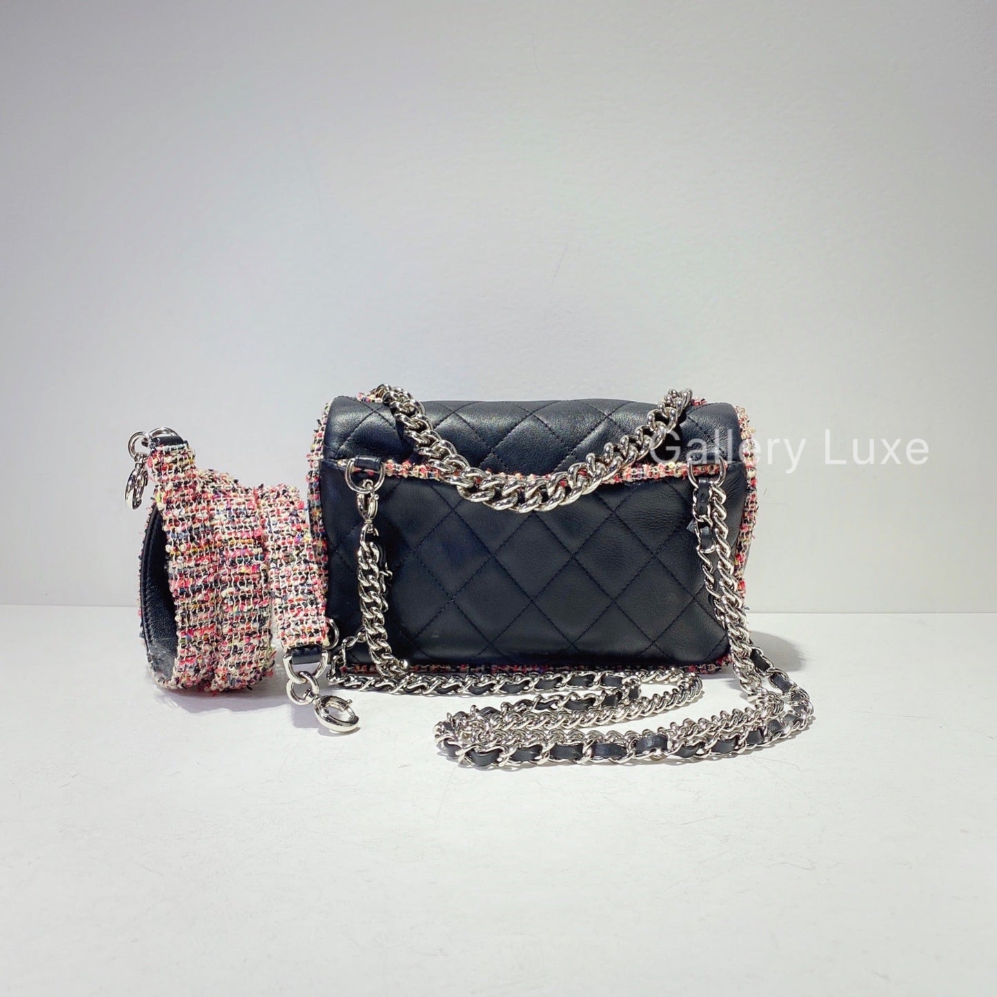 No.2411-Chanel Elegant Trim Flap Bag