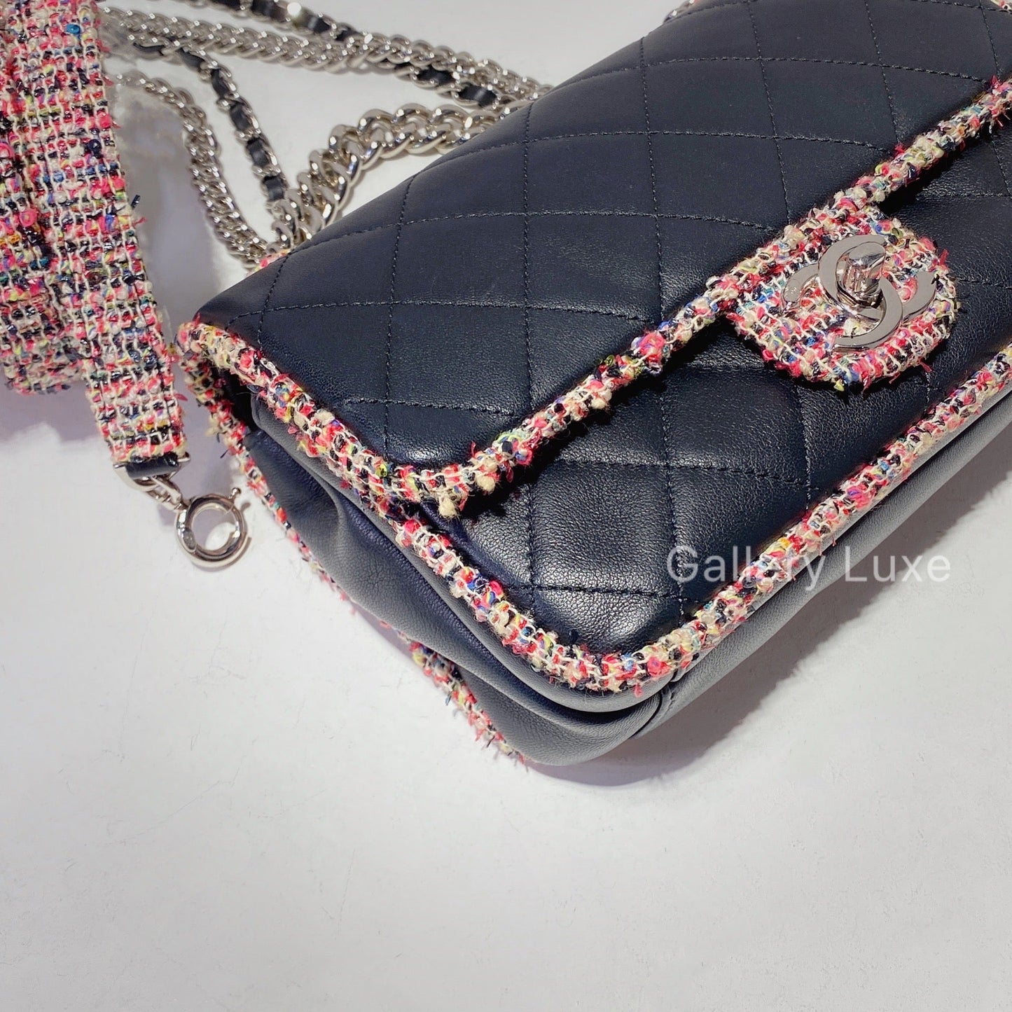 No.2411-Chanel Elegant Trim Flap Bag