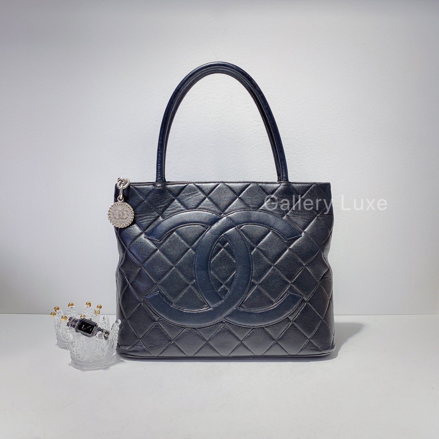 No.2381-Chanel Vintage Lambskin Medallion
