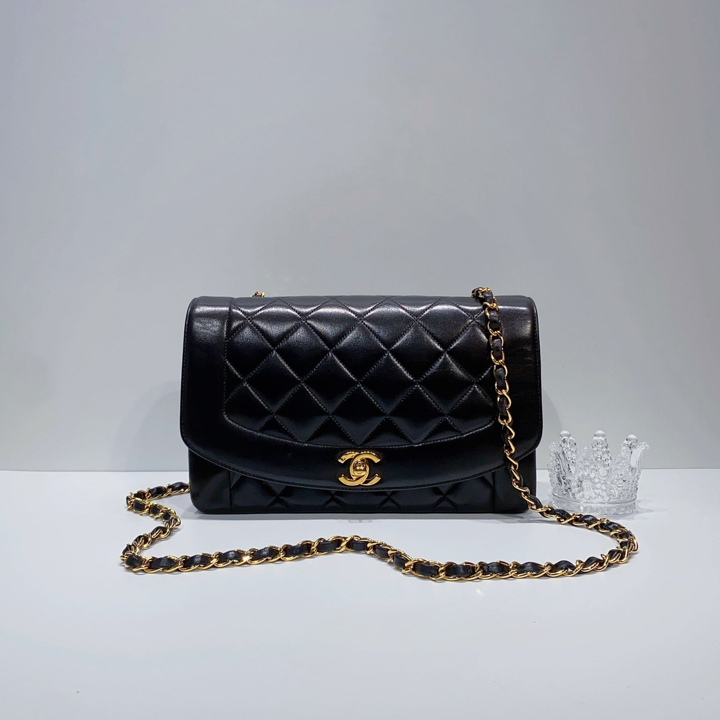 No.3817-Chanel Vintage Lambskin Diana Bag 25cm