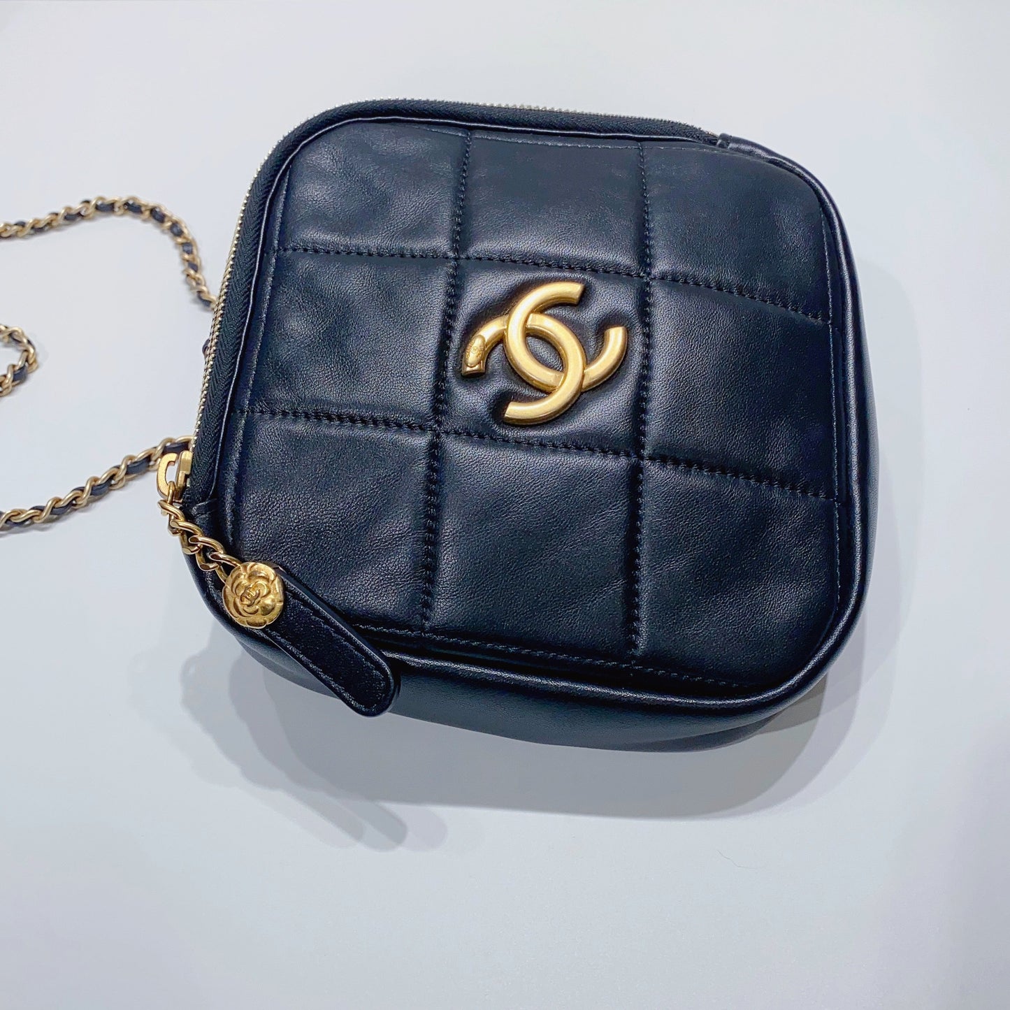 No.3685-Chanel Small Diamond Cut Chain Bag