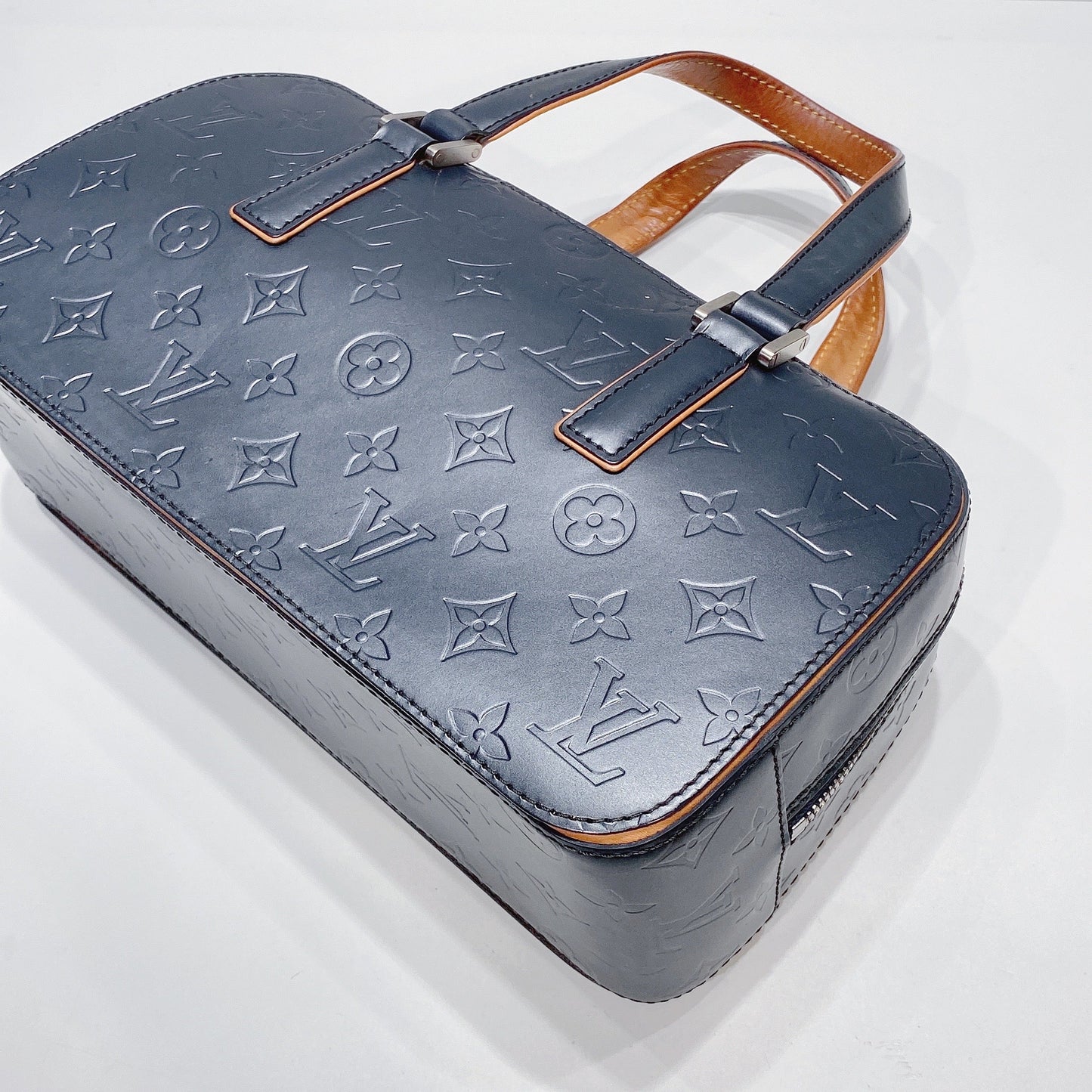 No.3562-Louis Vuitton Monogram Glace Shelton Handbag