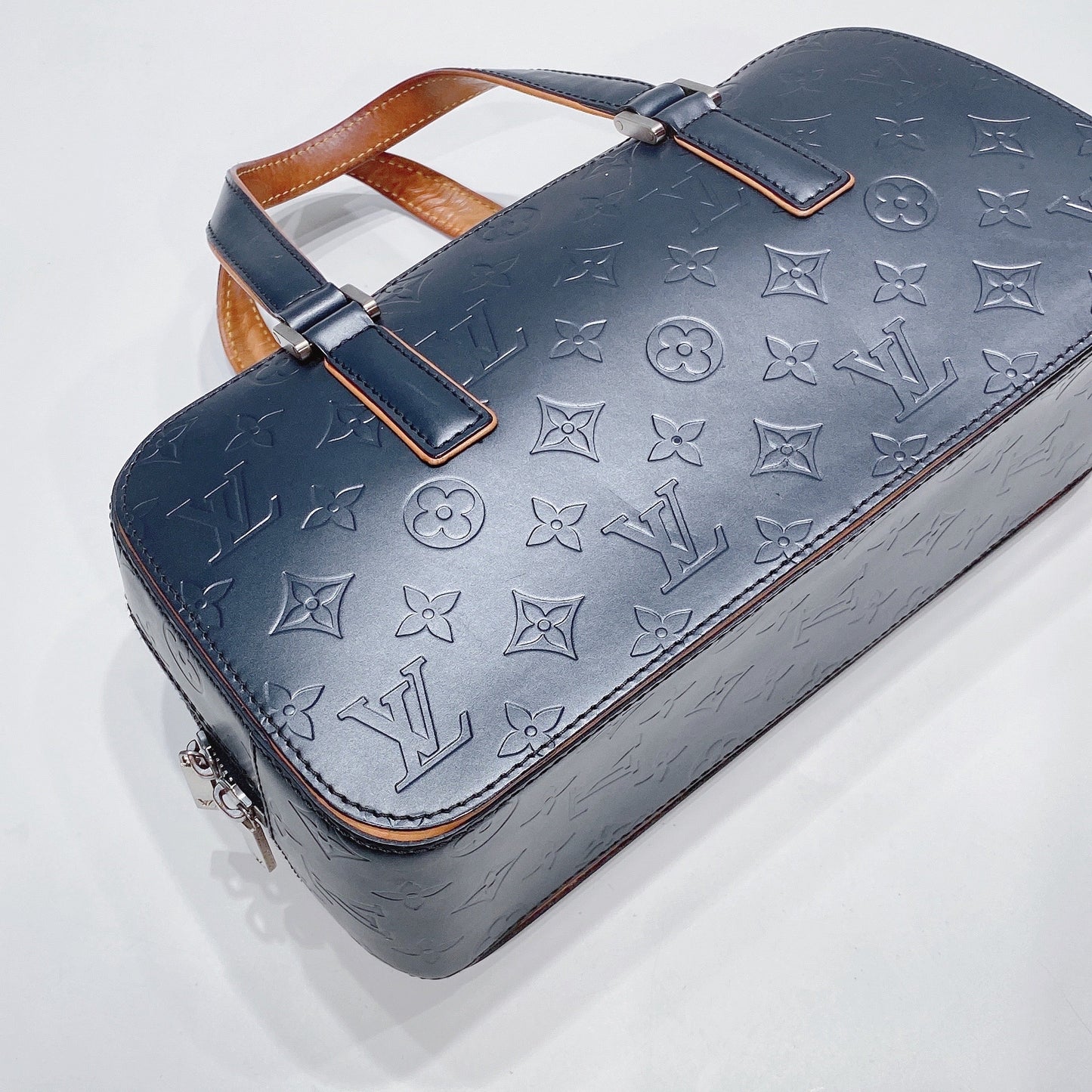 No.3562-Louis Vuitton Monogram Glace Shelton Handbag