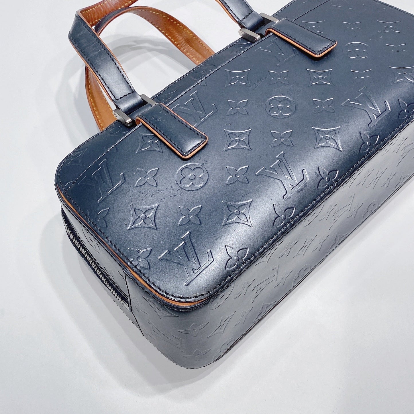 No.3562-Louis Vuitton Monogram Glace Shelton Handbag