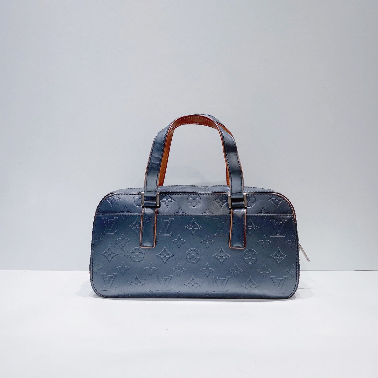No.3562-Louis Vuitton Monogram Glace Shelton Handbag