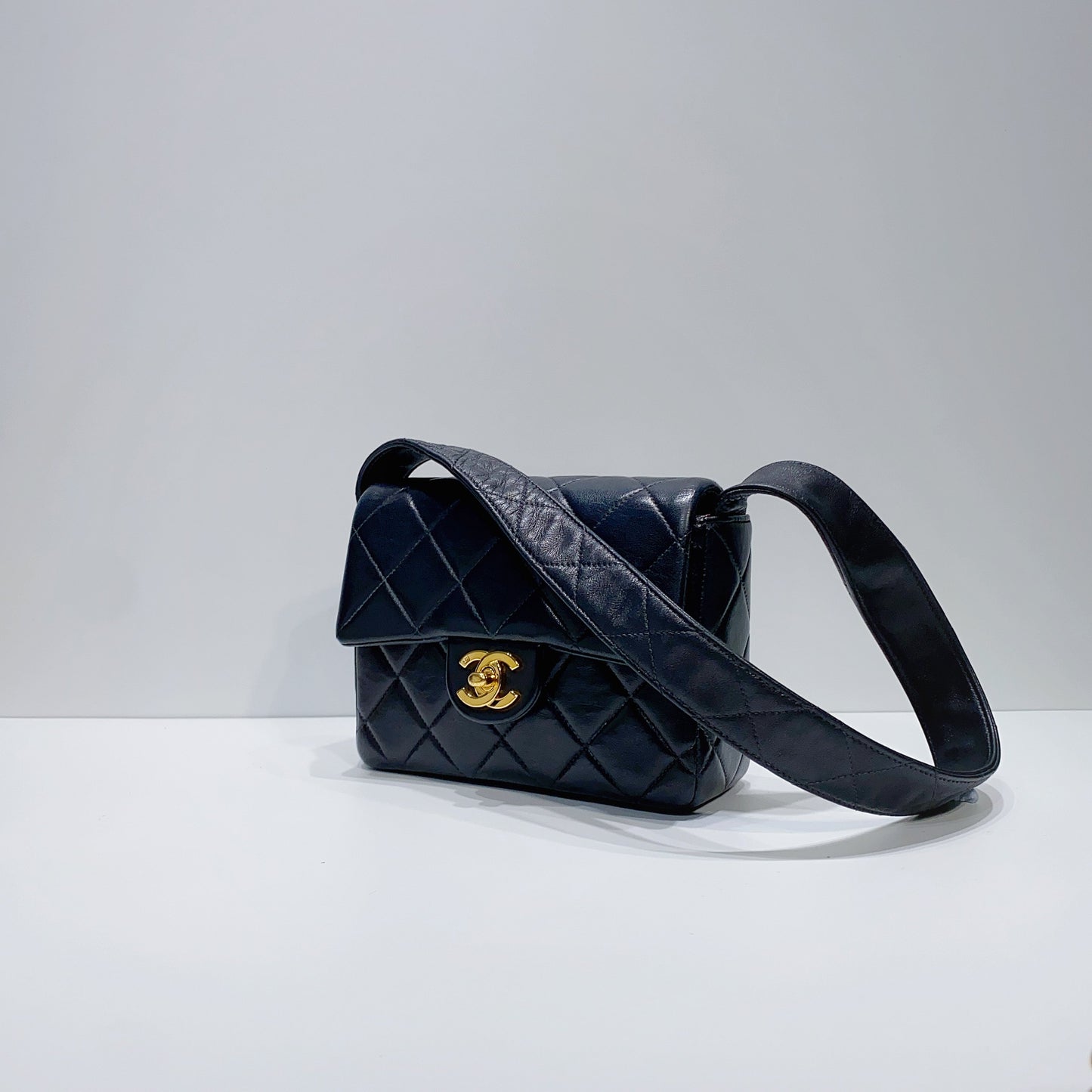 No.001537-1-Chanel Vintage Lambskin Mini Square Shoulder Bag