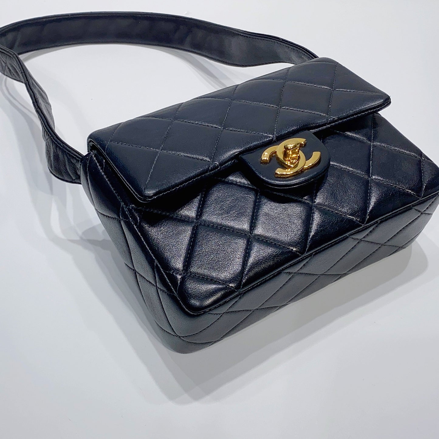 No.001537-1-Chanel Vintage Lambskin Mini Square Shoulder Bag