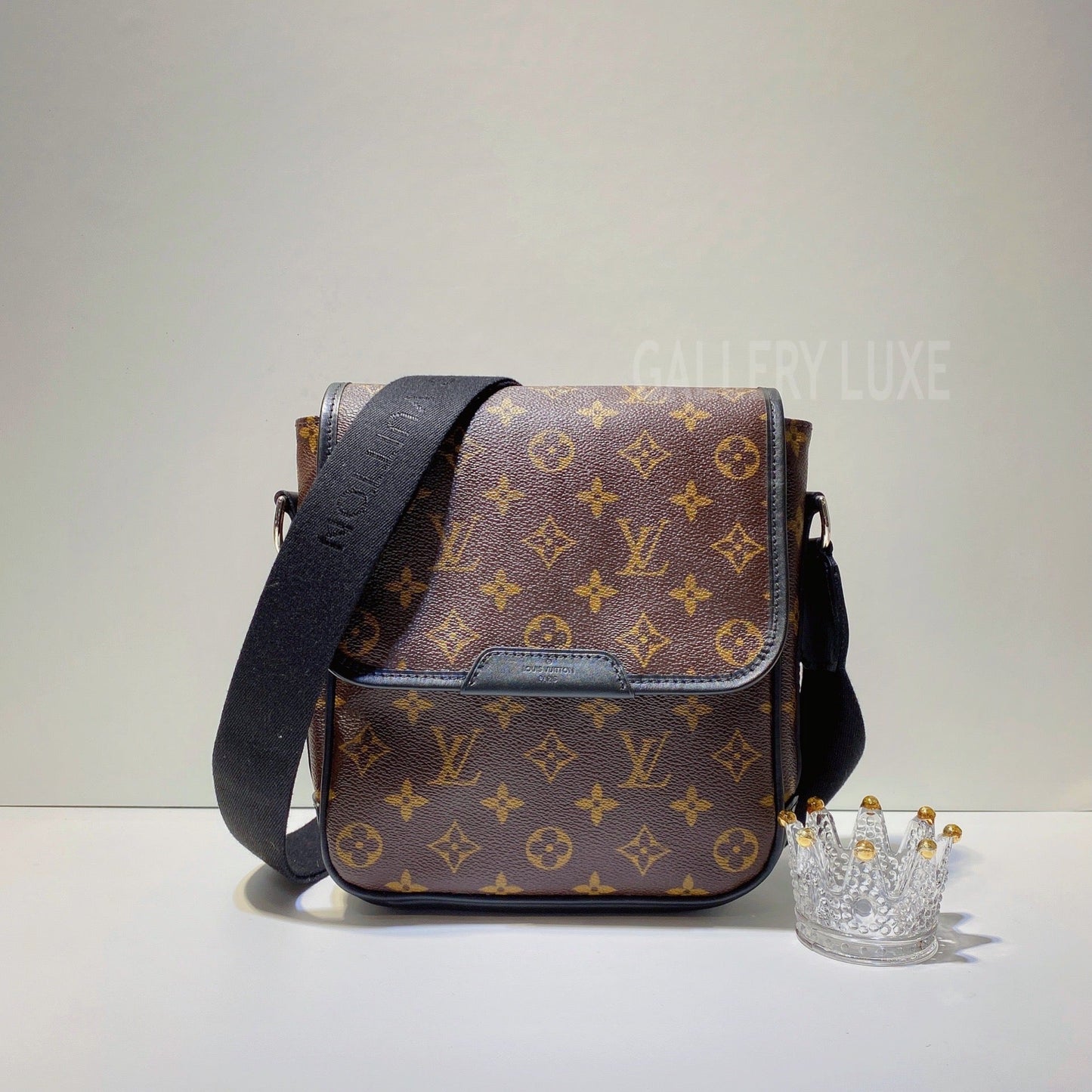 No.2988-Louis Vuitton Macassar Bass PM