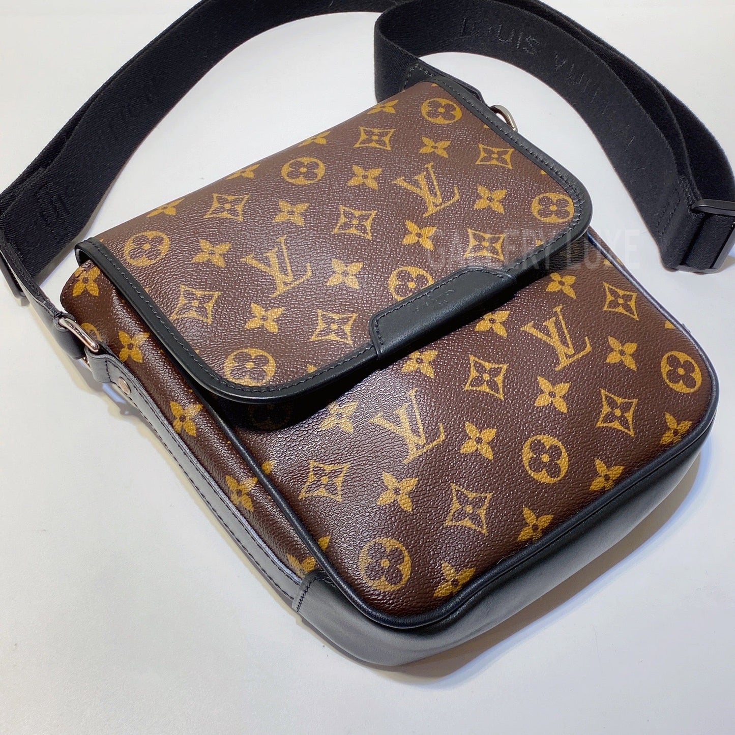 No.2988-Louis Vuitton Macassar Bass PM