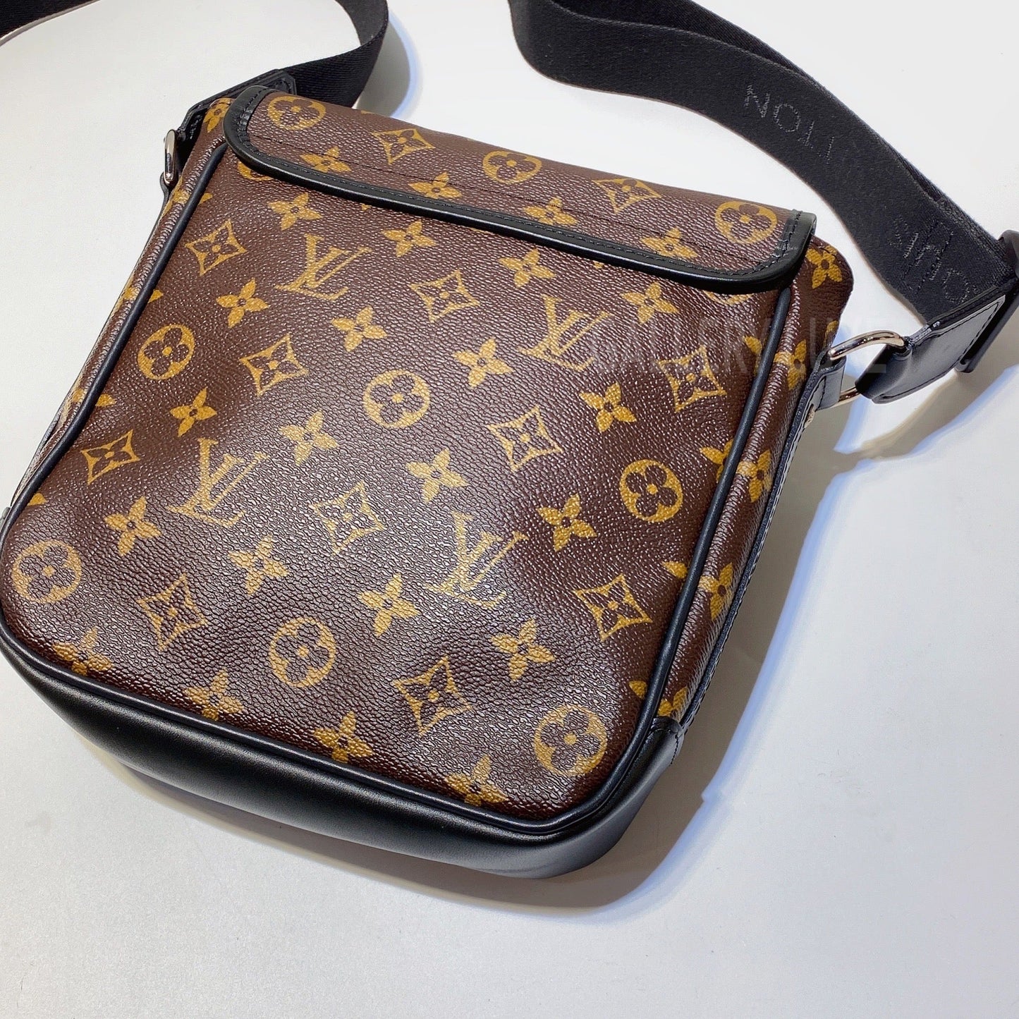 No.2988-Louis Vuitton Macassar Bass PM