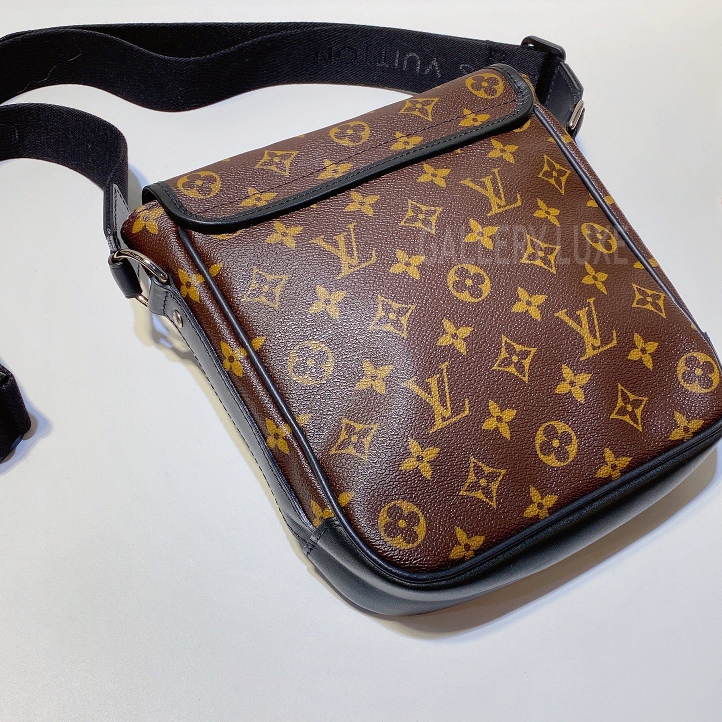 No.2988-Louis Vuitton Macassar Bass PM