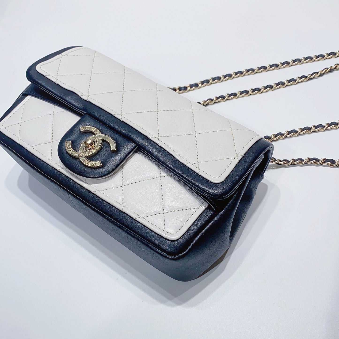 No.3694-Chanel Small Graphic Flap Bag