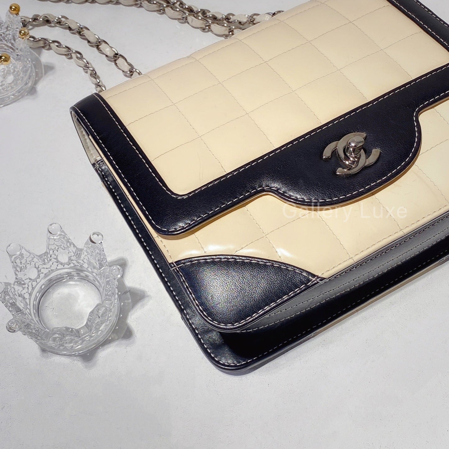 No.2428-Chanel Vintage Patent Flap Bag