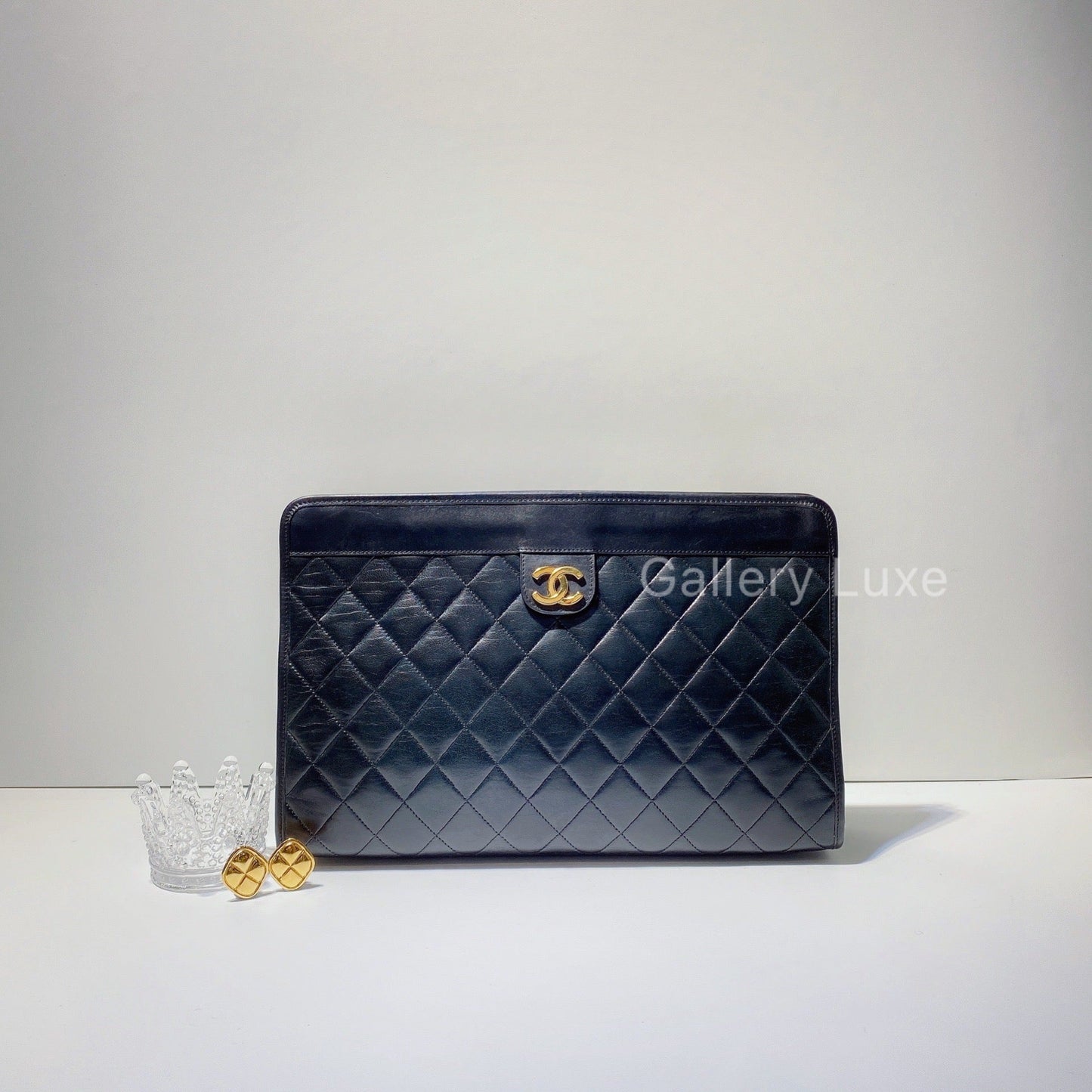 No.2676-Chanel Vintage Lambskin Clutch