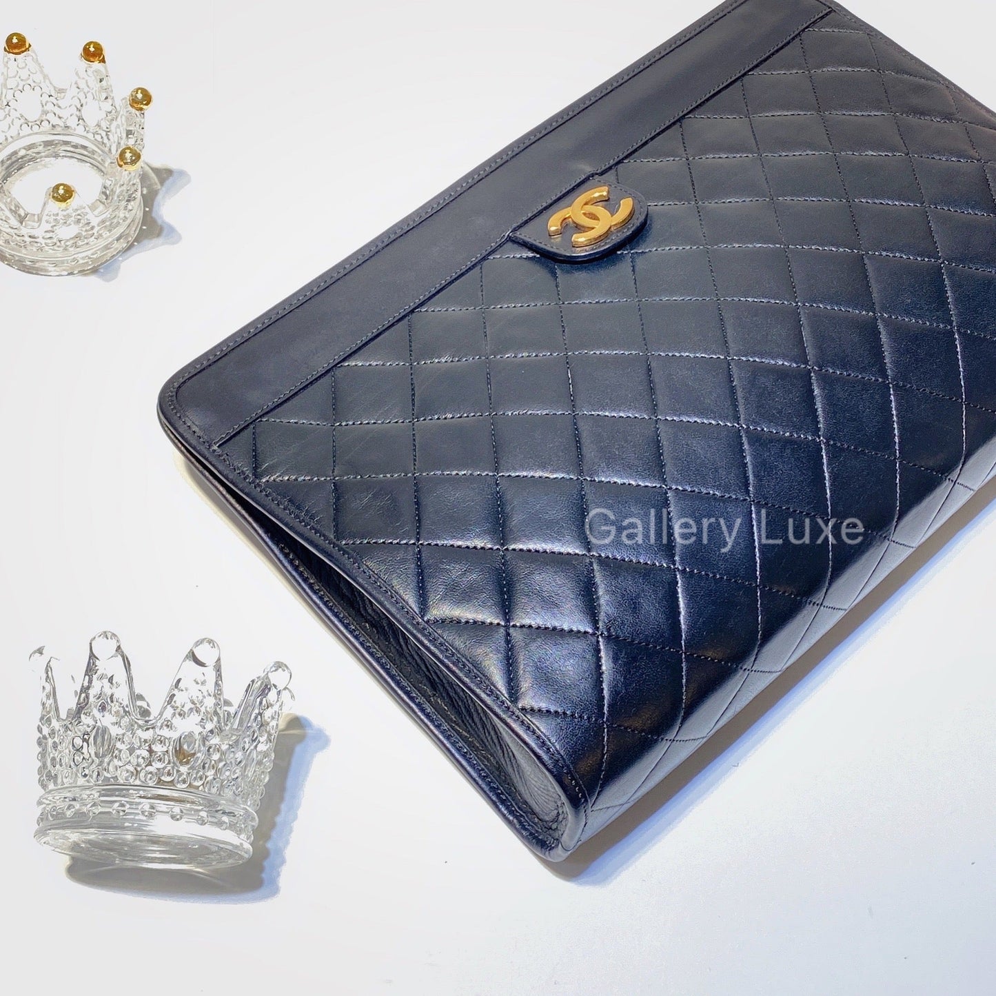 No.2676-Chanel Vintage Lambskin Clutch