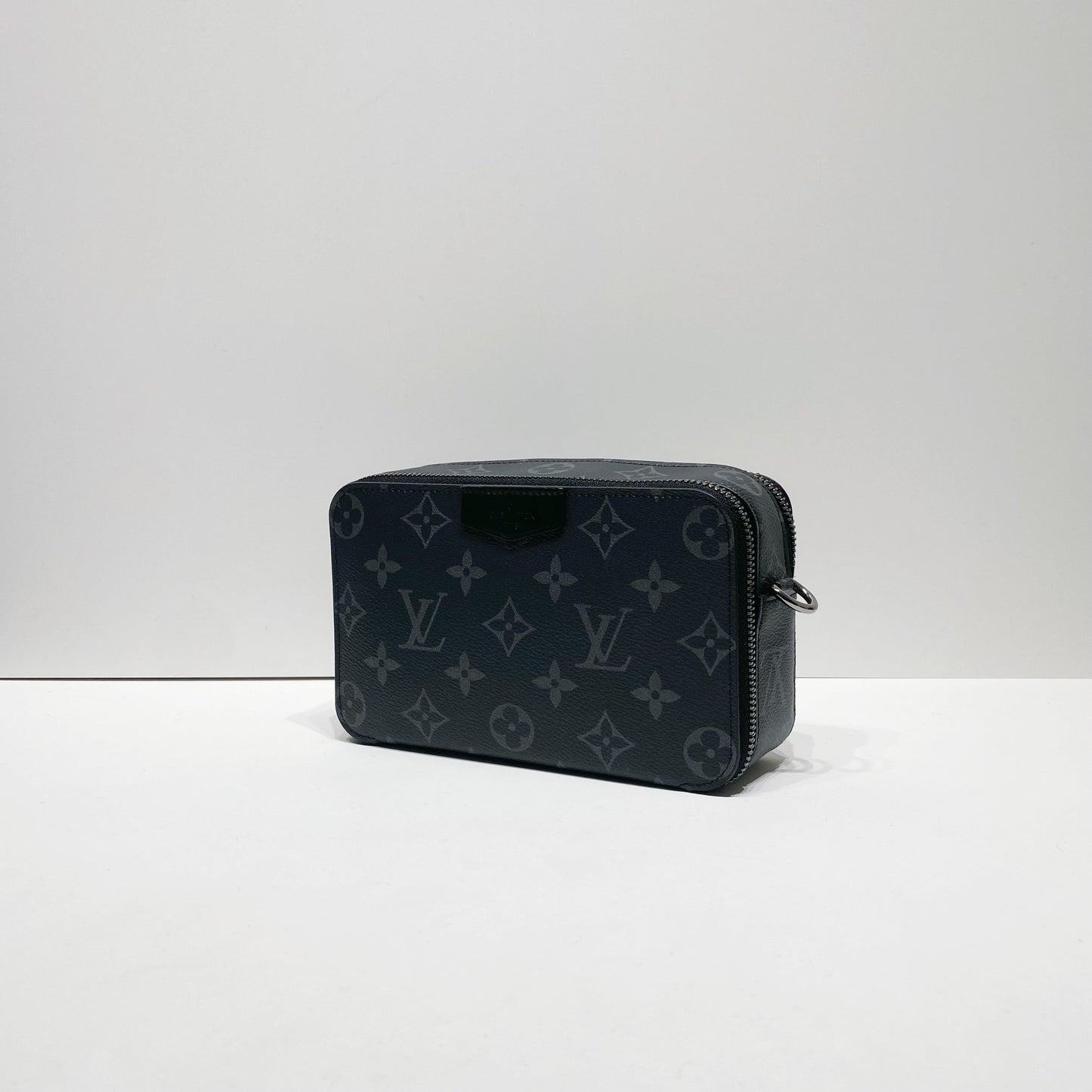 No.4413- Louis Vuitton Alpha Wearable Bag
