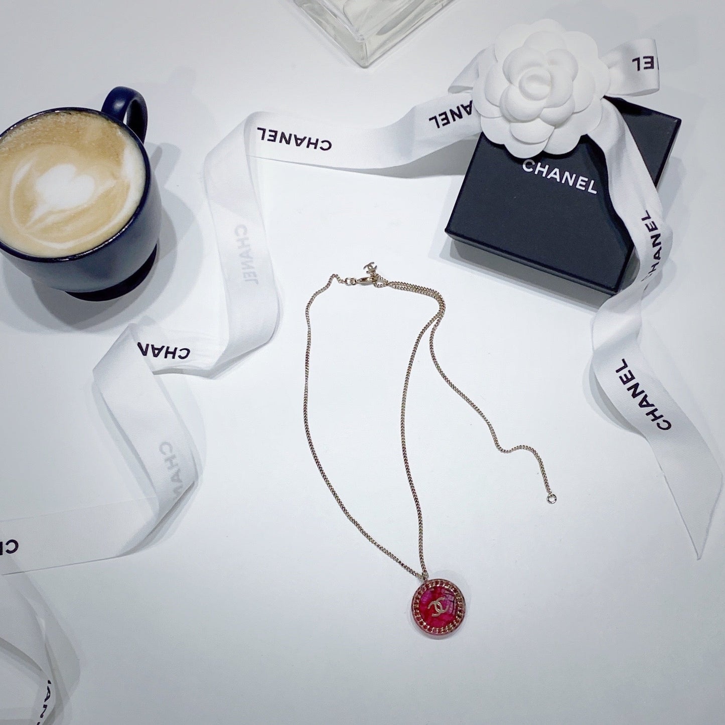No.001315-3-Chanel Acrylic Round CC Necklace