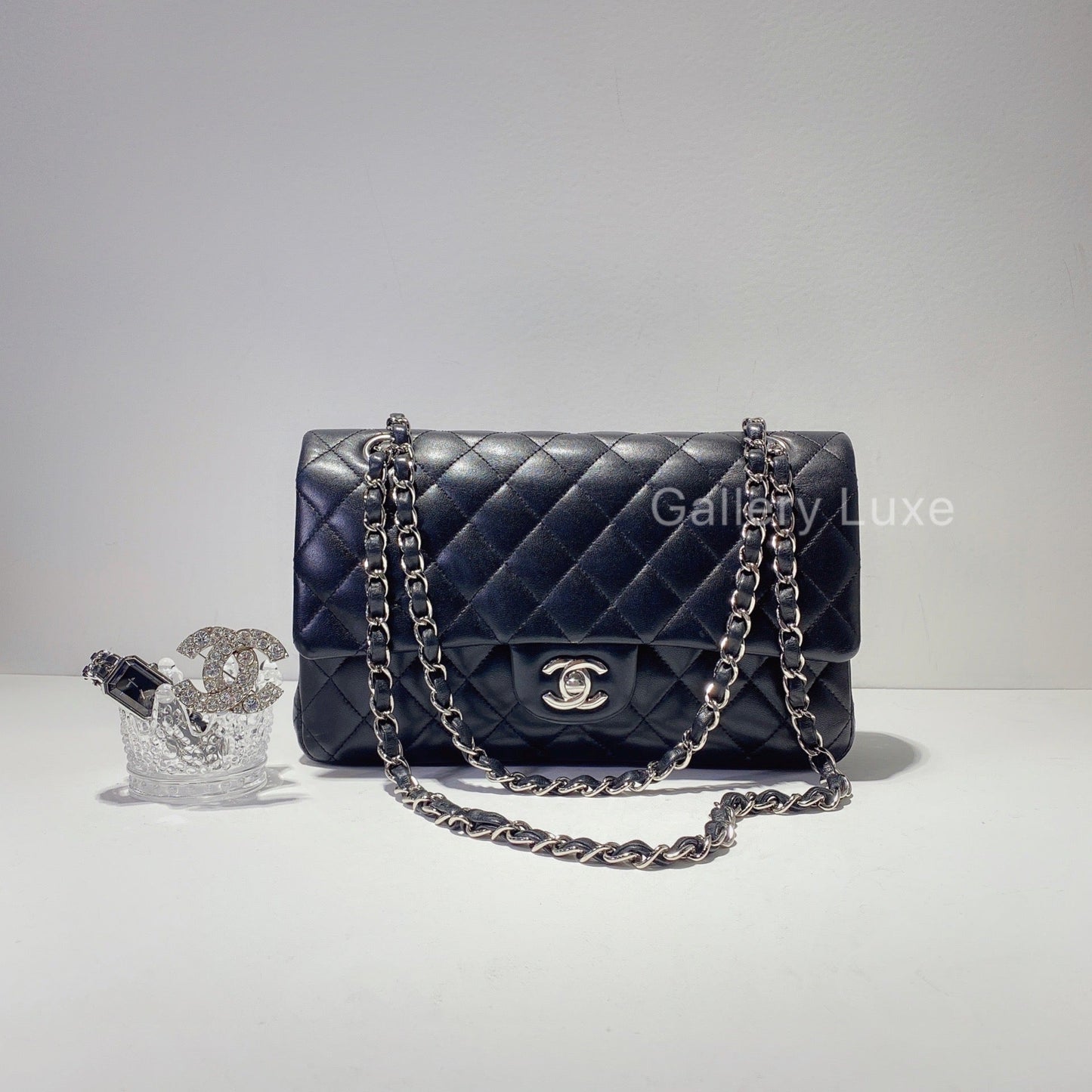 No.2431-Chanel Classic Flap Bag 25cm