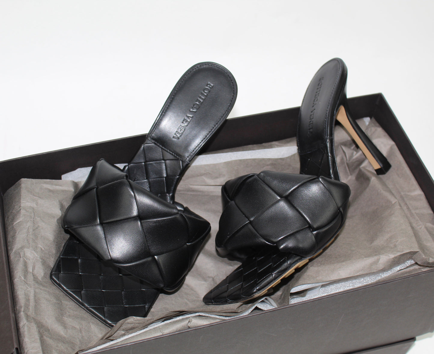 Bottega Veneta Bv Lido Leather Sandals