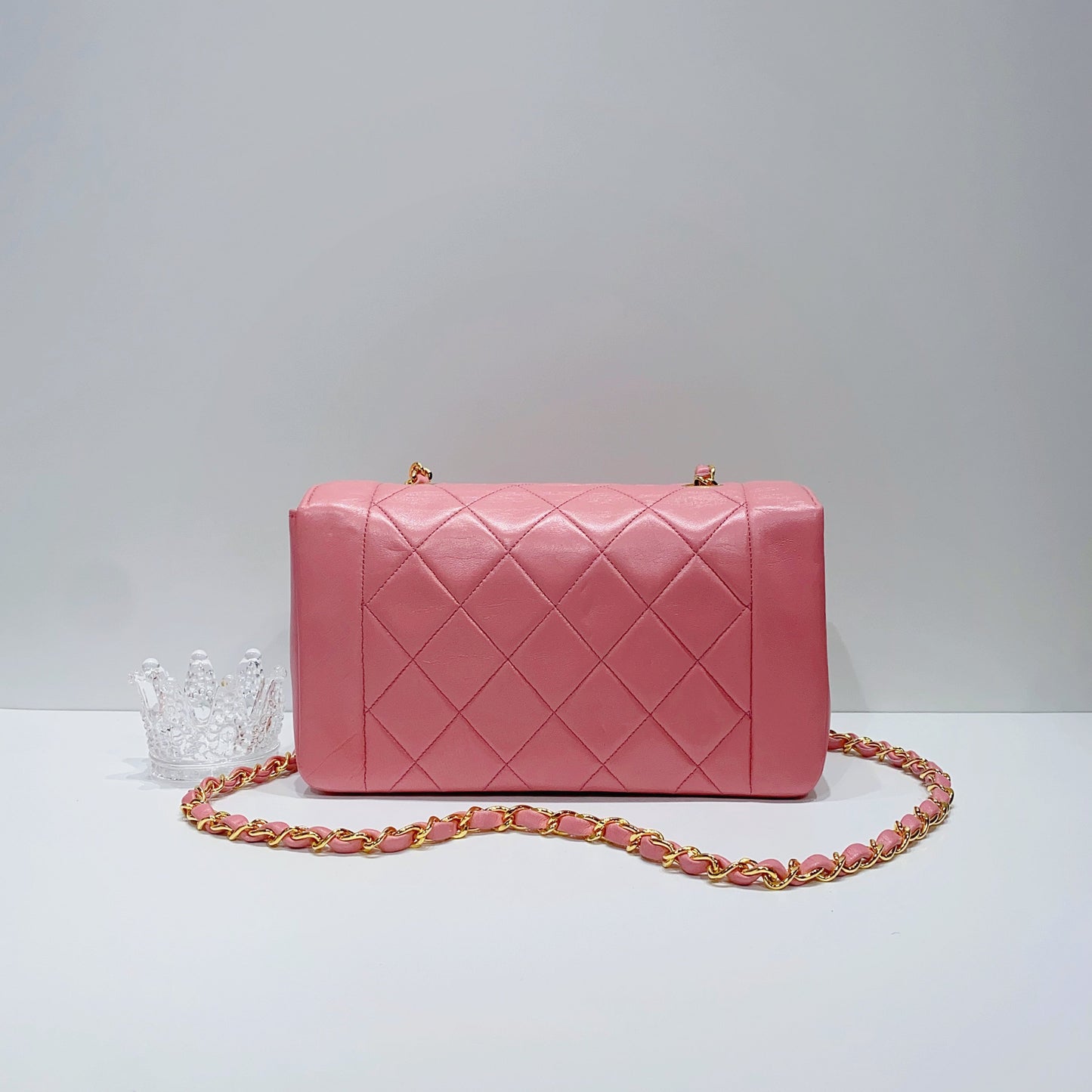 No.3299-Chanel Vintage Lambskin Diana Bag 22cm