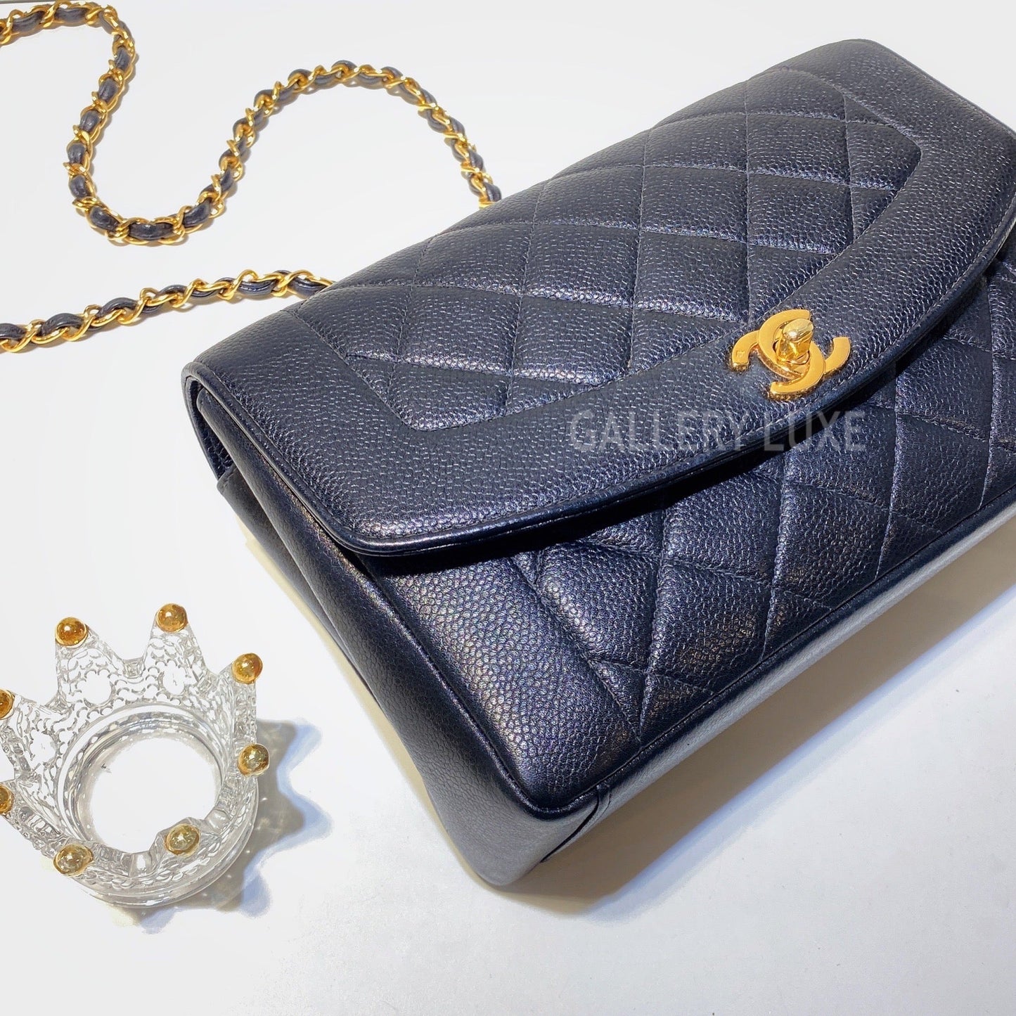 No.3004-Chanel Vintage Caviar Diana Bag 25cm with Backpocket