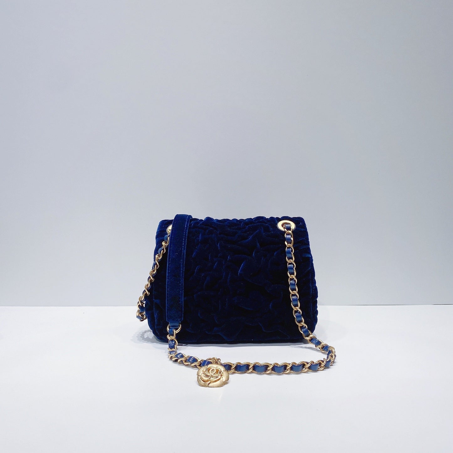 No.3576-Chanel Camelia Velvet Mini Flap Bag (Brand New / 全新貨品)