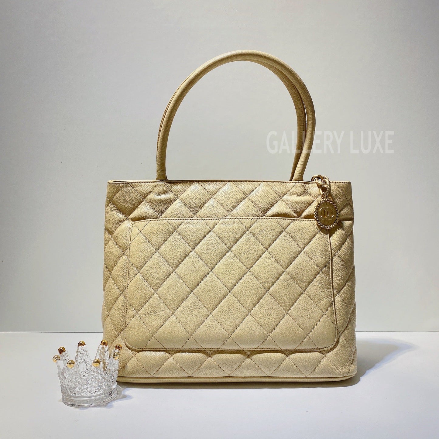 No.2697-Chanel Vintage Caviar Medallion Tote Bag