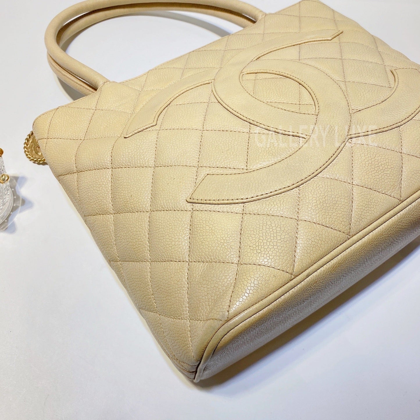 No.2697-Chanel Vintage Caviar Medallion Tote Bag