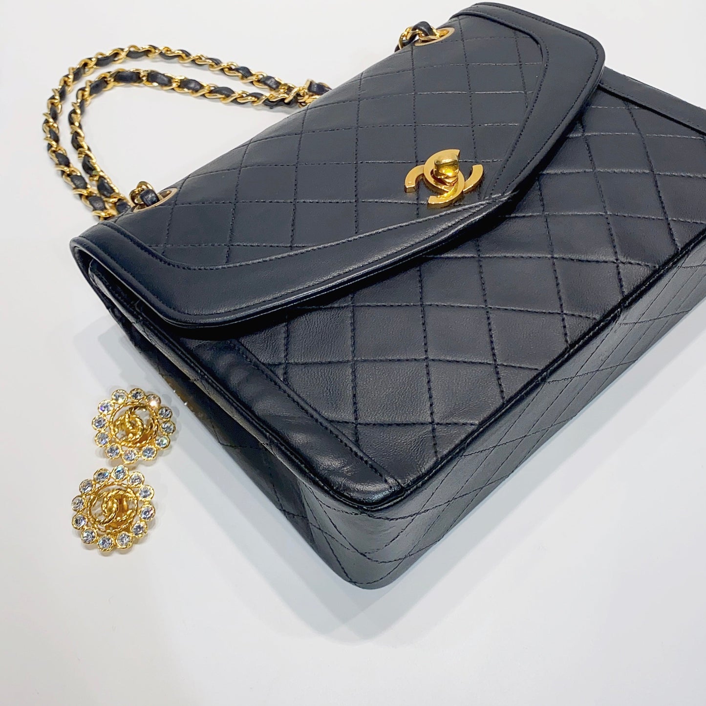 No.3833-Chanel Vintage Lambskin Envelope Flap Bag