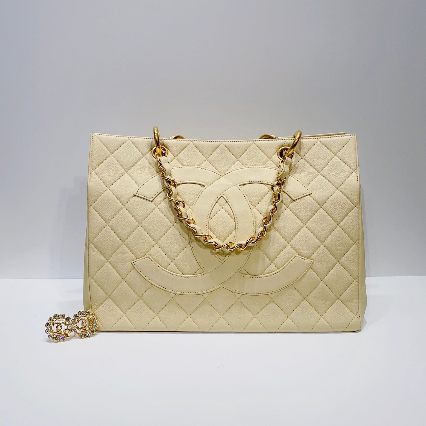 No.3829-Chanel Vintage Caviar Tote Bag